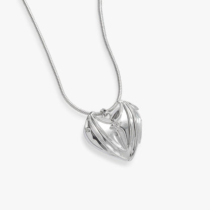 A Court of Thorns and Roses Velaris Heart Locket Necklace: Silver