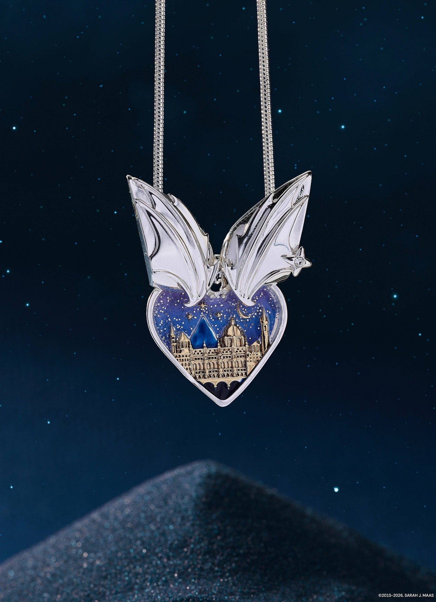 A Court of Thorns and Roses Velaris Heart Locket Necklace: Silver