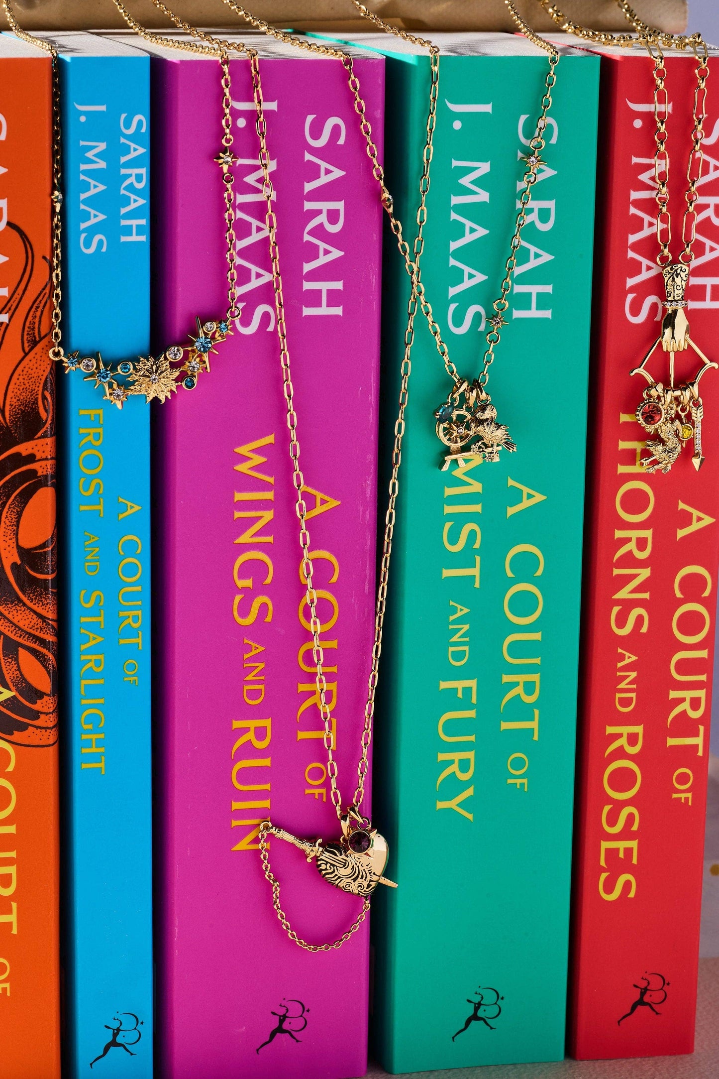 ACOTAR Mist and Fury Bird & Spinning Wheel Necklace: Gold