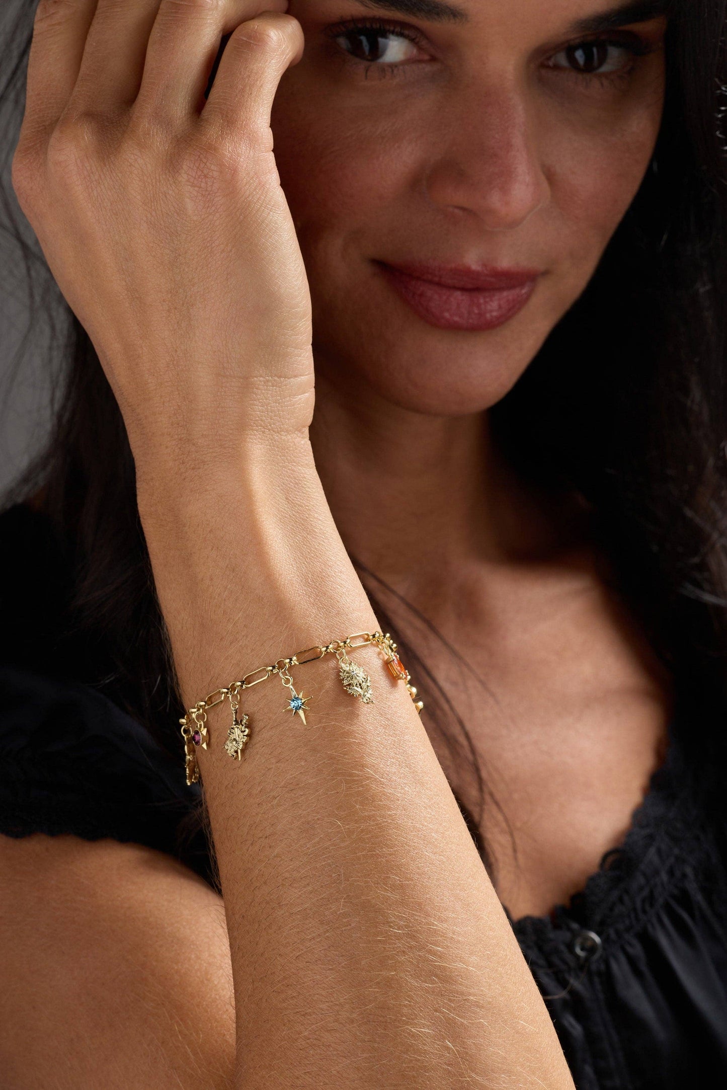 A Court of Thorns and Roses Book Covers Charm Toggle Bracelet: Gold